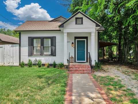 609 KING STREET, Nacogdoches, TX 75961