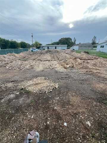 564 NW 12TH St, Florida City, FL 33034