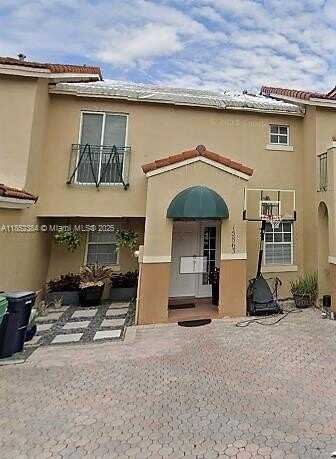 15863 SW 71st St, Miami, FL 33193