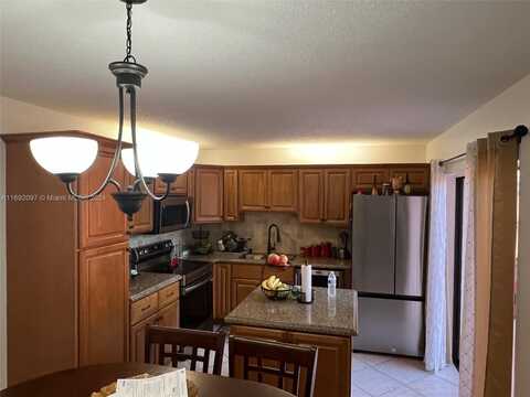 2774 SW 15th St, Deerfield Beach, FL 33442
