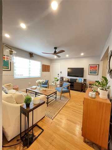 5565 SW 80th St, Miami, FL 33143