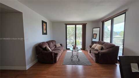 901 Hillcrest Dr, Hollywood, FL 33021