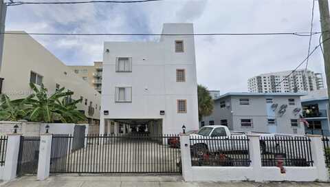 561 SW 2nd St, Miami, FL 33130