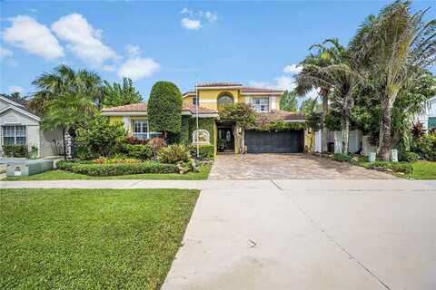 9398 Aegean Dr, Boca Raton, FL 33496