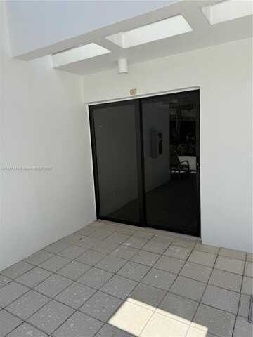 20281 E Country Club Dr, Aventura, FL 33180