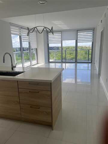 16385 E Biscayne Blvd, North Miami Beach, FL 33160