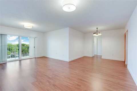 7765 SW 86th St, Miami, FL 33143