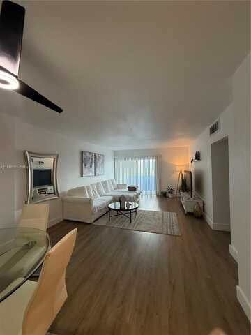 400 KINGS POINT DR, Sunny Isles Beach, FL 33160