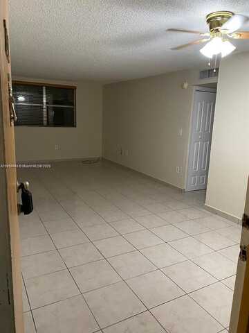 666 W 81st St, Hialeah, FL 33014