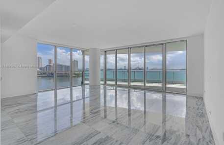 1331 Brickell Bay Dr, Miami, FL 33131