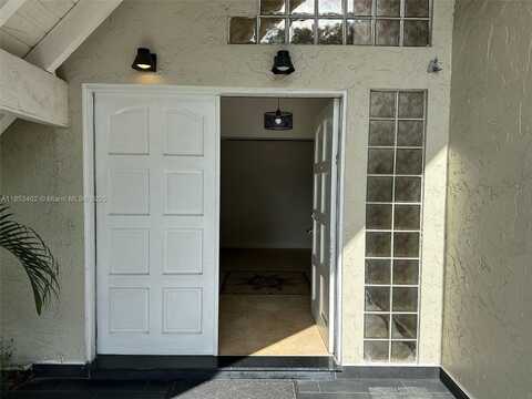 20605 NE 9th Ct, Miami, FL 33179