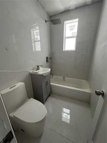7920 Harding Ave, Miami Beach, FL 33141