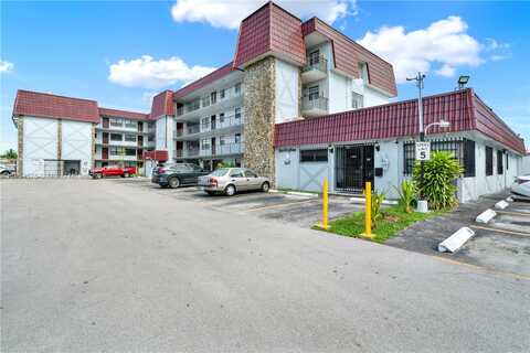 1335 W 68th St, Hialeah, FL 33014