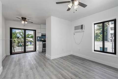 852 SW 1st St, Miami, FL 33130