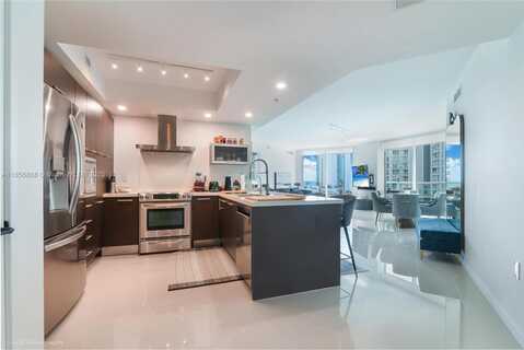 250 Sunny Isles Blvd, Sunny Isles Beach, FL 33160