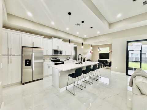 3204 40th St SW, Lehigh Acres, FL 33976