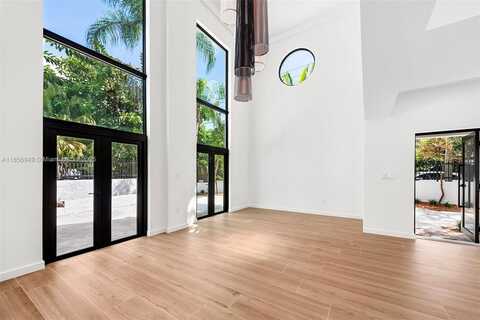 3000 Blaine St, Miami, FL 33133