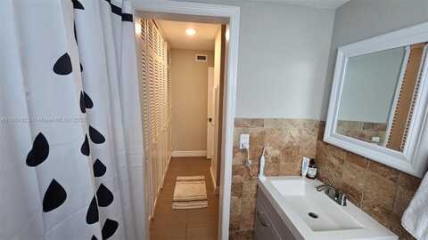 1631 NE 114th St, Miami, FL 33181