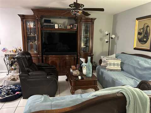 15665 SW 74th Cir Dr, Miami, FL 33193