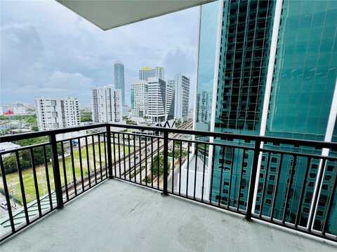 999 SW 1st Ave, Miami, FL 33130
