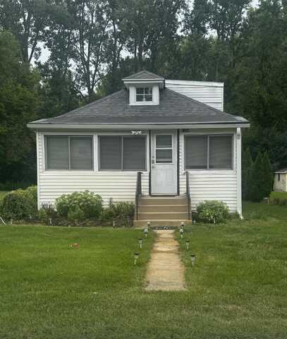 1304 Lucille Ave, Twin Lakes, WI 53181