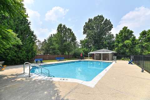 N84w15979 Menomonee Ave, Menomonee Falls, WI 53051