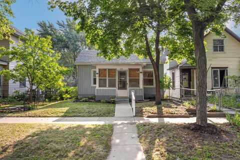 1438 Kane St, La Crosse, WI 54603