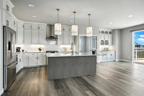 W217n6084 Cypress Pt, Menomonee Falls, WI 53051