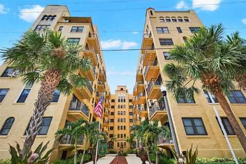 130 4TH AVENUE N, Saint Petersburg, FL 33701