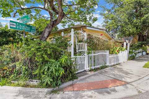 6204 GIBSONTON DRIVE, GIBSONTON, FL 33534