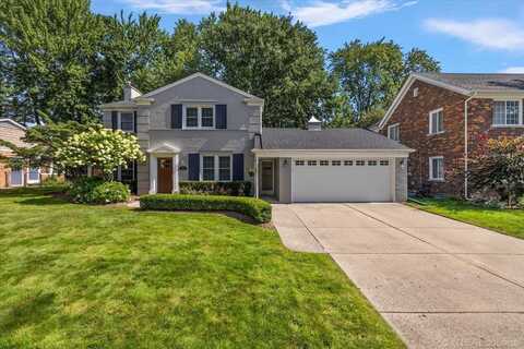 1600 Oxford, Grosse Pointe Woods, MI 48236