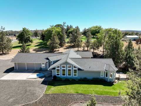 705 NE Chapel Street, Madras, OR 97741