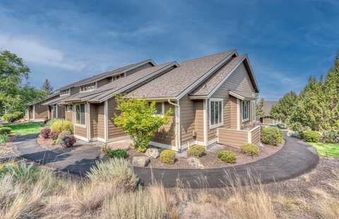 10879 Village Loop, Redmond, OR 97756