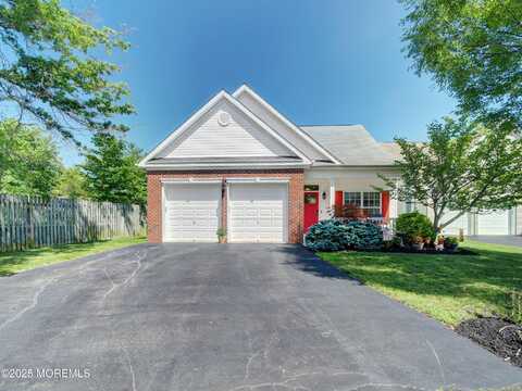10 Holly Manor Court, Helmetta, NJ 08828