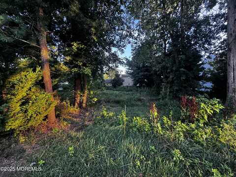 716 Commonwealth Boulevard, Toms River, NJ 08757