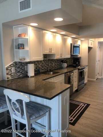 438 Highway 35 N, Mantoloking, NJ 08738