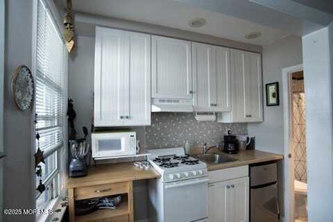 5600 Seaview Avenue, Wildwood Crest, NJ 08260