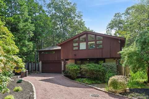 21 Hewitt Boulevard, Center Moriches, NY 11934