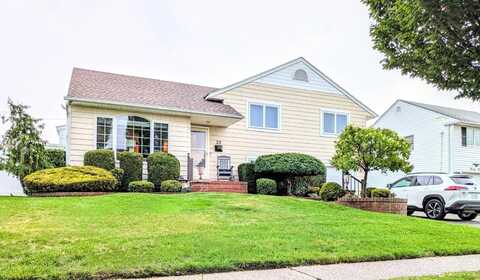 22 Pembroke Drive, Massapequa, NY 11758