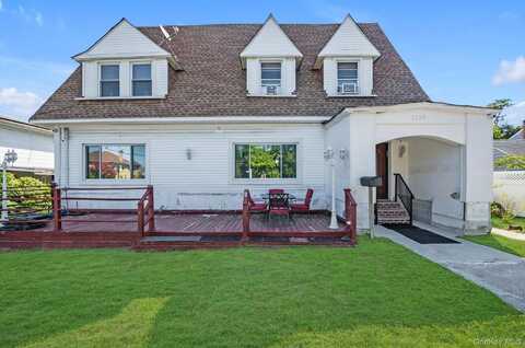 1134 Bay 27th Street, Far Rockaway, NY 11691