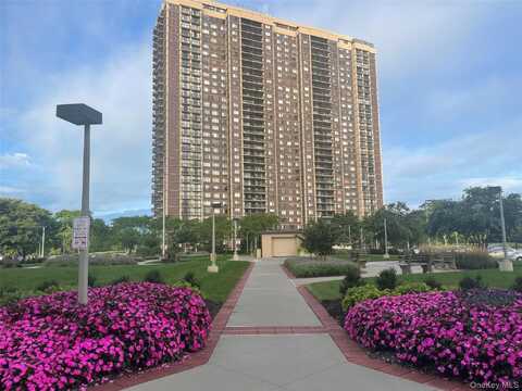 27110 Grand Central Parkway, Floral Park, NY 11005
