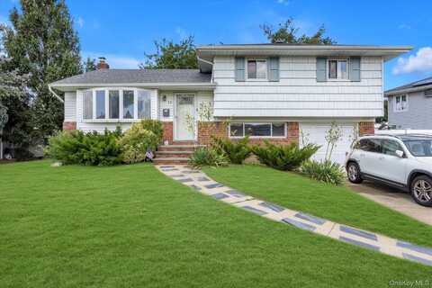 15 Maynard Drive, Farmingdale, NY 11735