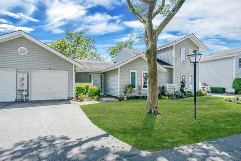 302 Elton Court N, Saint James, NY 11780