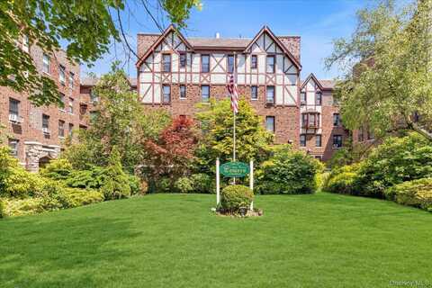 160-15 Powells Cove, Beechhurst, NY 11357