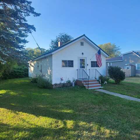 17 Willow Street, Howland, ME 04448