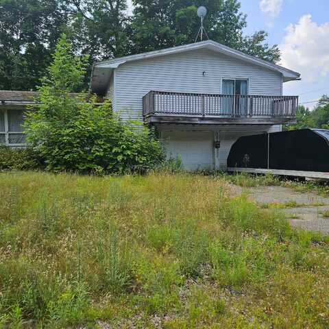 37 Western Avenue, East Millinocket, ME 04430
