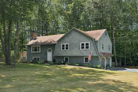 7 Woodhaven Drive, Kennebunk, ME 04043