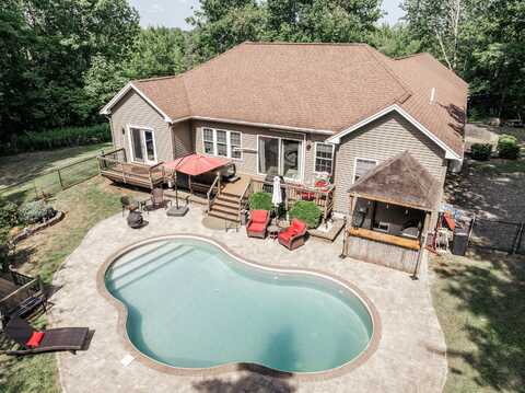 22 Stoneybrook Way, Hermon, ME 04401