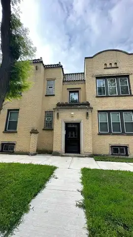2055 E 80th Street, Chicago, IL 60617