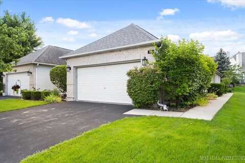805 Thornwood Drive, Saint Charles, IL 60174